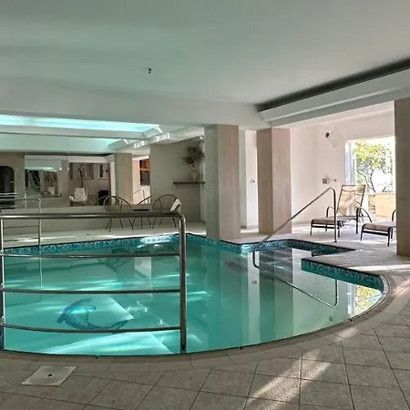 Luxury Seaside With A Classic Mediterranean Olive Garden, A Fully Equipped Professional Kitchen, Pool, Sauna, Padle Boards And Canoe - Miolin House Villa