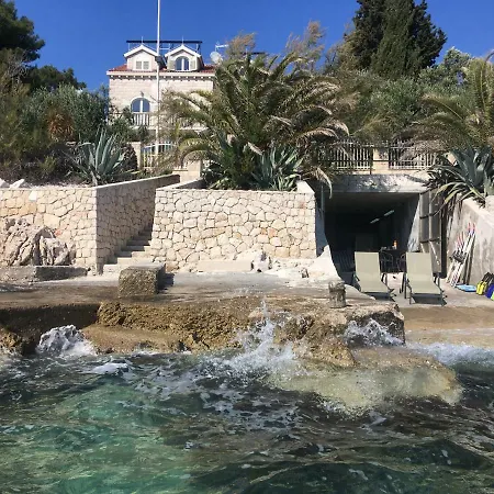 Villa Luxury Seaside With A Classic Mediterranean Olive Garden, A Fully Equipped Professional Kitchen, Pool, Sauna, Padle Boards And Canoe - Miolin House