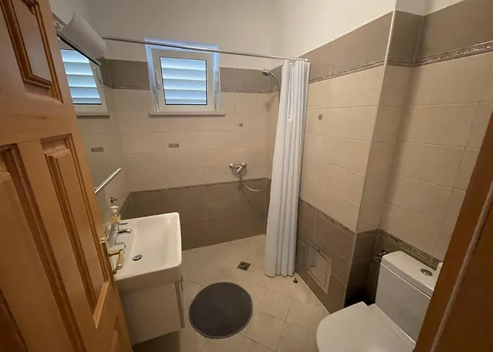 Luxury Seaside With A Classic Mediterranean Olive Garden, A Fully Equipped Professional Kitchen, Pool, Sauna, Padle Boards And Canoe - Miolin House Villa