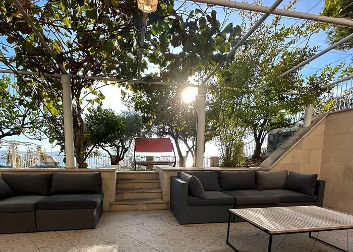 Villa Luxury Seaside With A Classic Mediterranean Olive Garden, A Fully Equipped Professional Kitchen, Pool, Sauna, Padle Boards And Canoe - Miolin House