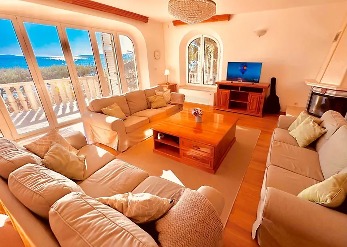 Luxury Seaside With A Classic Mediterranean Olive Garden, A Fully Equipped Professional Kitchen, Pool, Sauna, Padle Boards And Canoe - Miolin House *