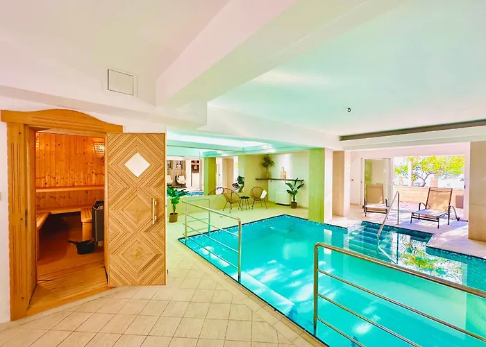 Luxury Seaside With A Classic Mediterranean Olive Garden, A Fully Equipped Professional Kitchen, Pool, Sauna, Padle Boards And Canoe - Miolin House *