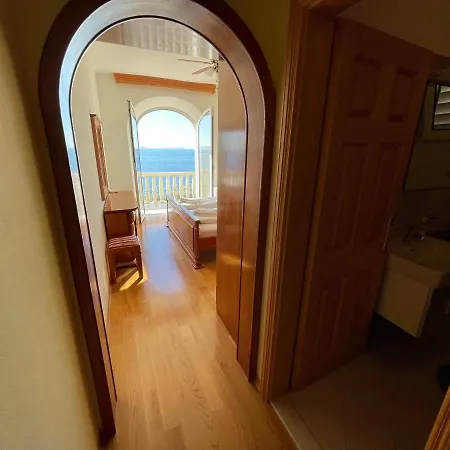 Luxury Seaside With A Classic Mediterranean Olive Garden, A Fully Equipped Professional Kitchen, Pool, Sauna, Padle Boards And Canoe - Miolin House Villa Trogir