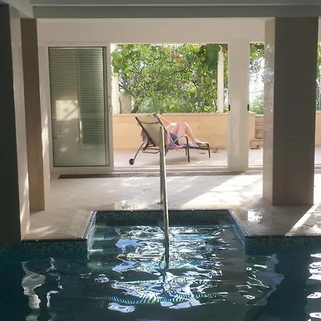 Luxury Seaside With A Classic Mediterranean Olive Garden, A Fully Equipped Professional Kitchen, Pool, Sauna, Padle Boards And Canoe - Miolin House Villa Trogir