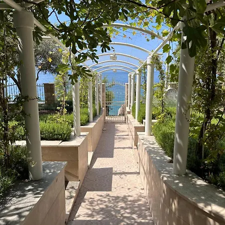 Villa Luxury Seaside With A Classic Mediterranean Olive Garden, A Fully Equipped Professional Kitchen, Pool, Sauna, Padle Boards And Canoe - Miolin House