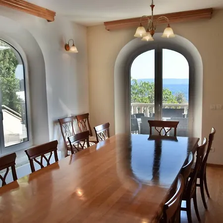 Villa Luxury Seaside With A Classic Mediterranean Olive Garden, A Fully Equipped Professional Kitchen, Pool, Sauna, Padle Boards And Canoe - Miolin House Trogir