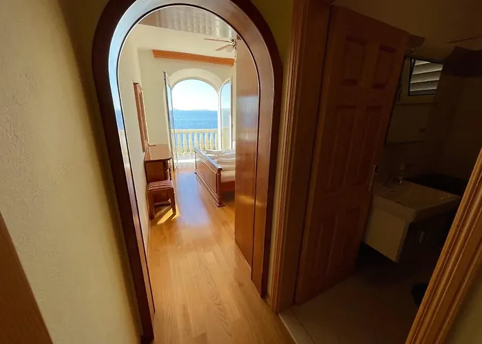 Luxury Seaside With A Classic Mediterranean Olive Garden, A Fully Equipped Professional Kitchen, Pool, Sauna, Padle Boards And Canoe - Miolin House Vila Trogir