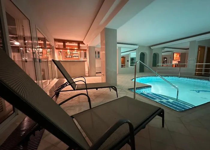 Vila Luxury Seaside With A Classic Mediterranean Olive Garden, A Fully Equipped Professional Kitchen, Pool, Sauna, Padle Boards And Canoe - Miolin House