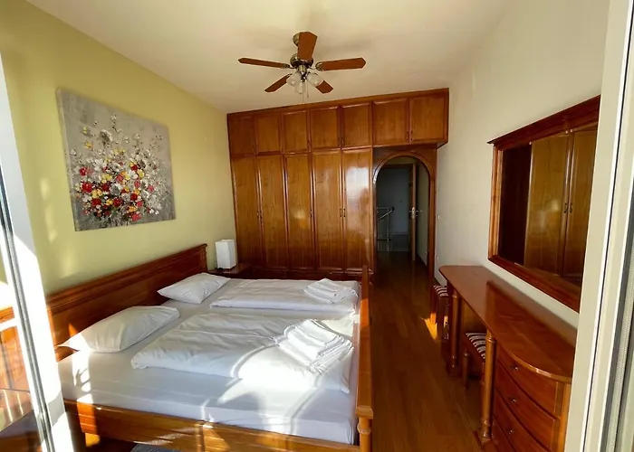 Luxury Seaside With A Classic Mediterranean Olive Garden, A Fully Equipped Professional Kitchen, Pool, Sauna, Padle Boards And Canoe - Miolin House