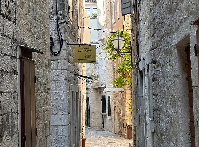 Luxury Seaside With A Classic Mediterranean Olive Garden, A Fully Equipped Professional Kitchen, Pool, Sauna, Padle Boards And Canoe - Miolin House *