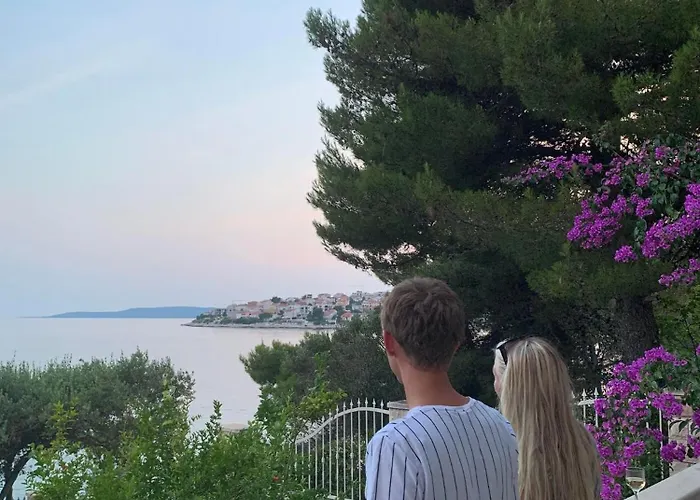 Vila Luxury Seaside With A Classic Mediterranean Olive Garden, A Fully Equipped Professional Kitchen, Pool, Sauna, Padle Boards And Canoe - Miolin House
