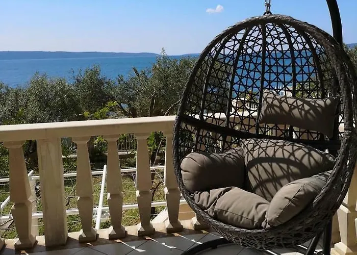 Vila Luxury Seaside With A Classic Mediterranean Olive Garden, A Fully Equipped Professional Kitchen, Pool, Sauna, Padle Boards And Canoe - Miolin House *