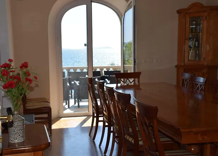 Luxury Seaside With A Classic Mediterranean Olive Garden, A Fully Equipped Professional Kitchen, Pool, Sauna, Padle Boards And Canoe - Miolin House