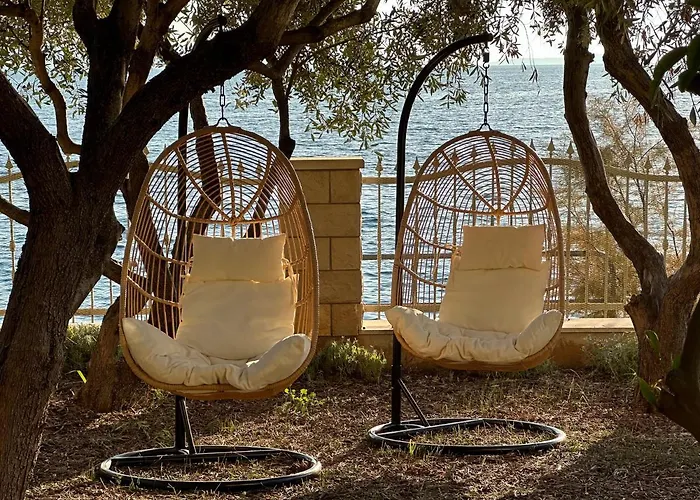 Luxury Seaside With A Classic Mediterranean Olive Garden, A Fully Equipped Professional Kitchen, Pool, Sauna, Padle Boards And Canoe - Miolin House Willa *