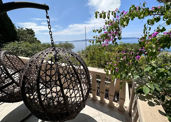 Luxury Seaside With A Classic Mediterranean Olive Garden, A Fully Equipped Professional Kitchen, Pool, Sauna, Padle Boards And Canoe - Miolin House Willa Trogir
